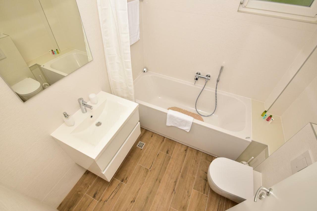 Apartment Ricca Seaview Makarska Eksteriør billede